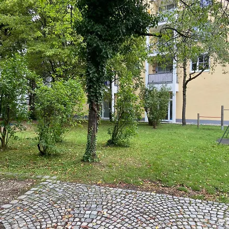 Wohnung Mit Garagenparkplatz An U-Bahnstation